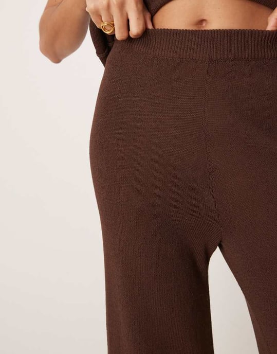 ASOS DESIGN stickad slub byxdress i choklad - Image 3