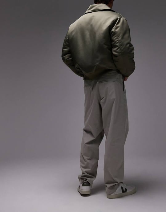ARKET avslappnade chinos i mörk beige - Image 3