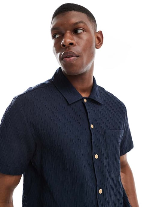 Farah finn short sleeve textured shirt in navy - Image 2
