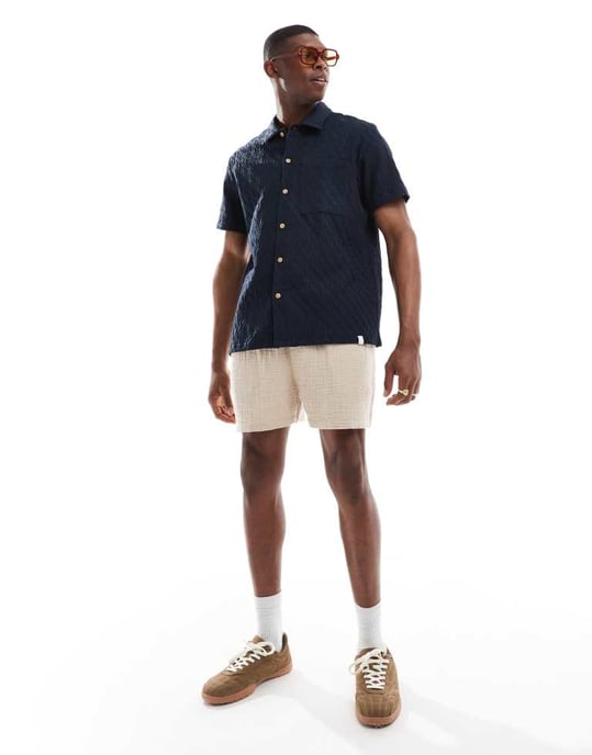 Farah finn short sleeve textured shirt in navy - Image 3