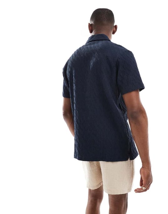 Farah finn short sleeve textured shirt in navy - Image 4