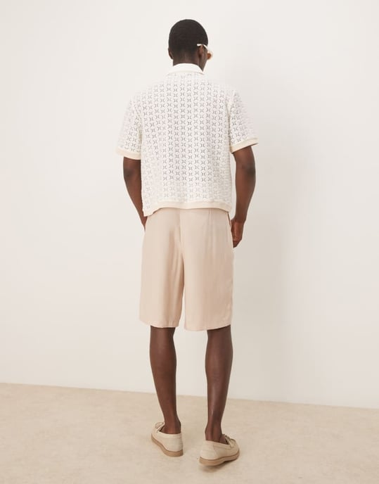 ASOS DESIGN boxig virkad skjorta i vit - Image 4