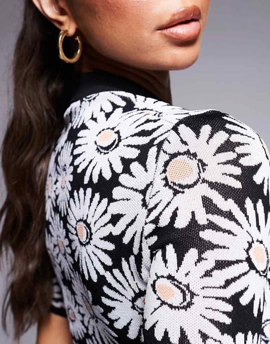 Hugo Red slim fit cropped jumper with daisy print in black - Image 3