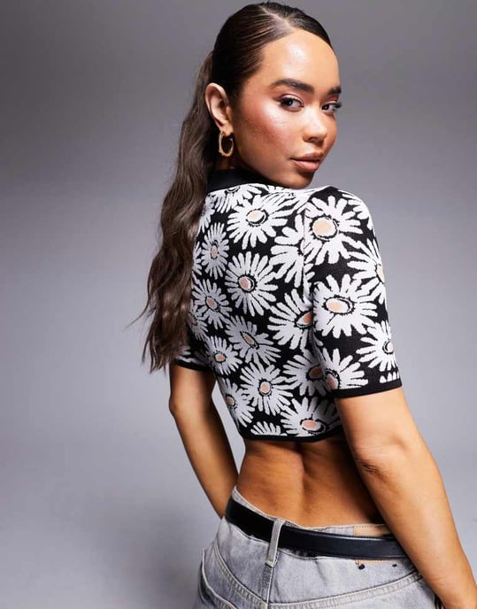 Hugo Red slim fit cropped jumper with daisy print in black - Image 4