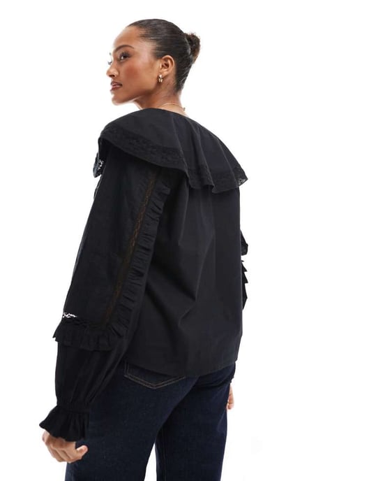 ASOS DESIGN skjorta med spets- och broderiinsatser och stor krage i svart - Image 4