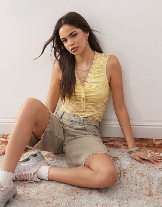 Reclaimed Vintage lace tie detail tank in butter yellow - Image 4