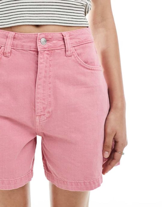 ASOS DESIGN denim långlinjig A-linjeformad shorts i rosa - Image 3