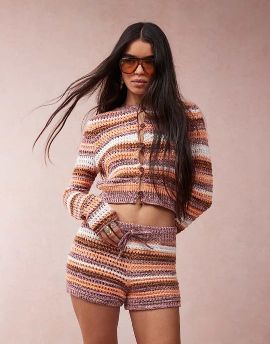 ASOS DESIGN virkad randig mini short co-ord i flerfärgad garn - Image 2