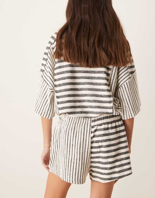ASOS DESIGN kort co-ord i strukturerad blandad rand - Image 4