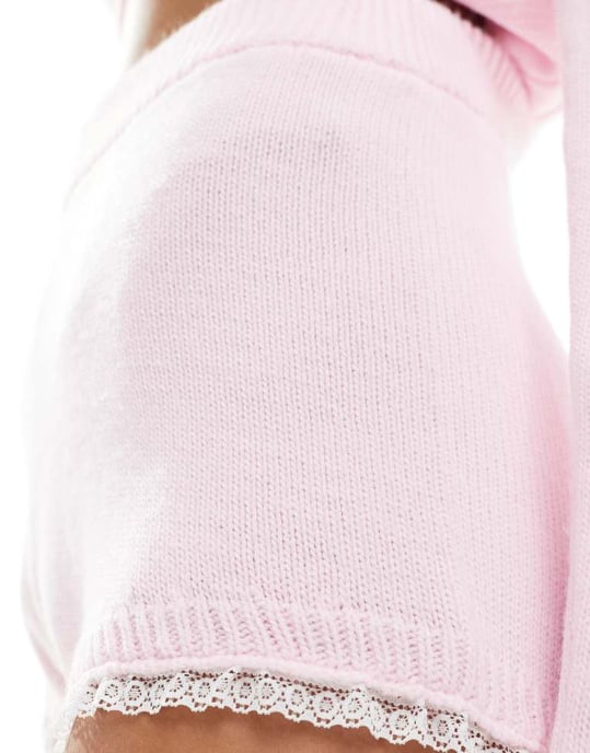 Miss Selfridge stickad shorts med spetskant i rosa - Image 4