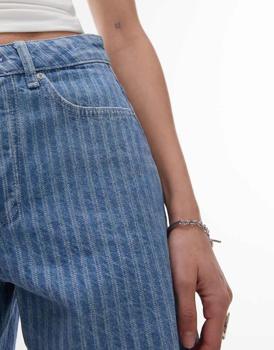Topshop denim Editor shorts i blekstripestruktur - Image 4
