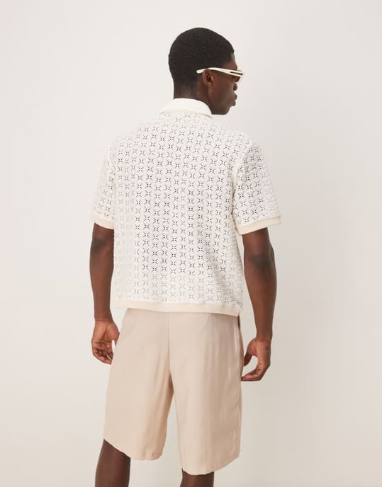 ASOS DESIGN oversize smarta bermudashorts med bälte i neutral färg - Image 4