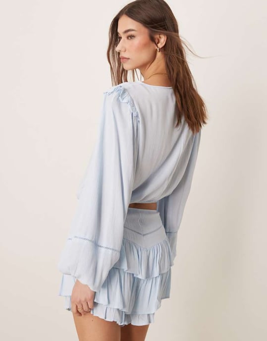 ASOS DESIGN shorts med volangdetalj i ljusblått - Image 3