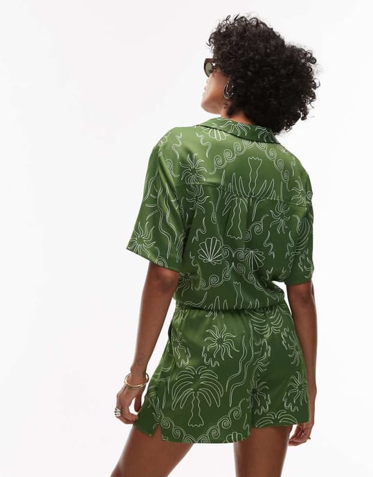 Topshop co ord satin palmträdshorts i grön - Image 4