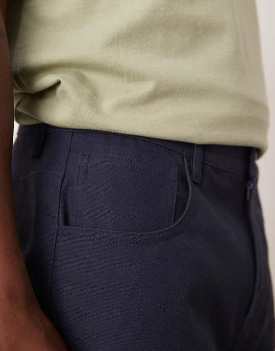 ASOS DESIGN lång längd canvasshorts i marinblå - Image 4