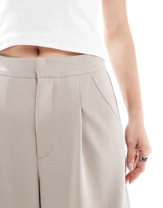 ASOS DESIGN jersey twill vidbenad bermudashorts i sten - Image 2