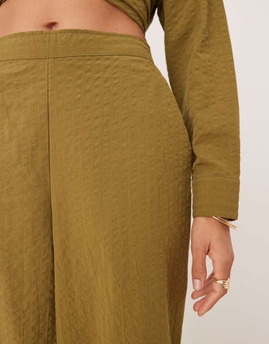 ASOS DESIGN seersucker relaxed pull on stripe trousers co-ord in olive - Image 3