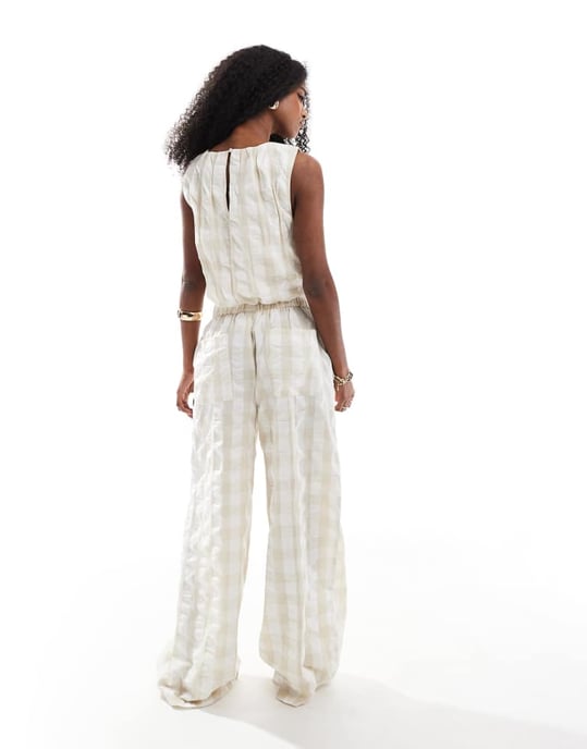 ASOS DESIGN rutiga seersucker-byxor i neutral färg - Image 2