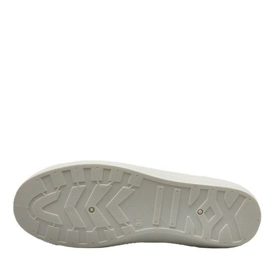 Penguin Anita Canvas Women's Off White Pumps - Image 4