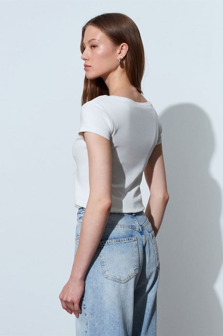 Women's Slim Fit Cotton U-Neck T-Shirt - Image 2