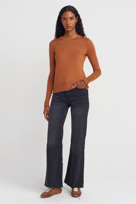 Ribbed Crew Neck Slim Fit Sweater - Image 4