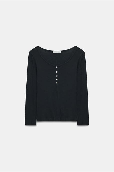 Smalpassad Ullstickad Blus Med Knappar - Image 5