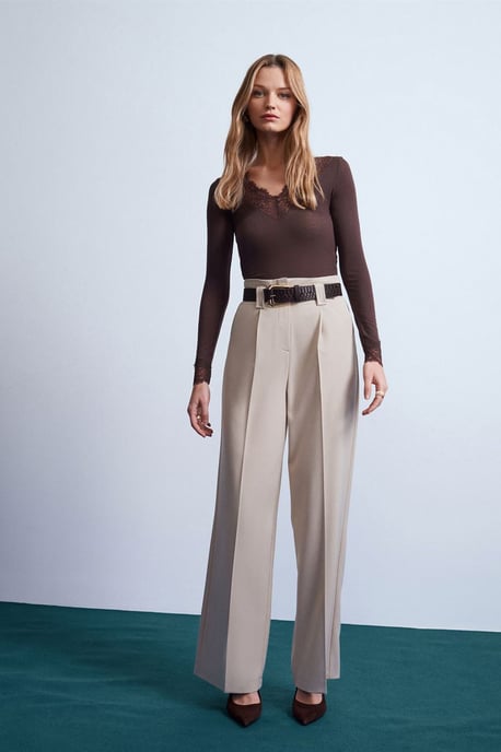 Slim Fit V-Hals Kant Blouse - Image 4