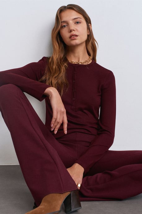 Slim Fit V-Neck Button Blouse - Image 5