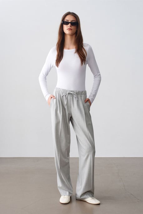 Slim Fit Boat Neck Bodysuit - Image 4