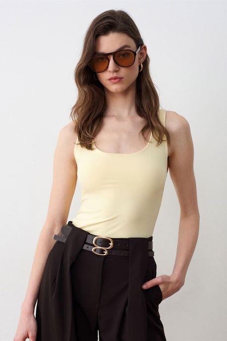 Mouwloze Blouse met Vierkante Halslijn in Slank Model - Image 1