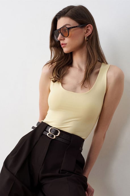 Mouwloze Blouse met Vierkante Halslijn in Slank Model - Image 2