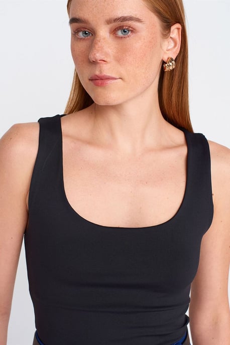Ärmlös Blus i Slim Fit med Fyrkantig Halsringning - Image 4