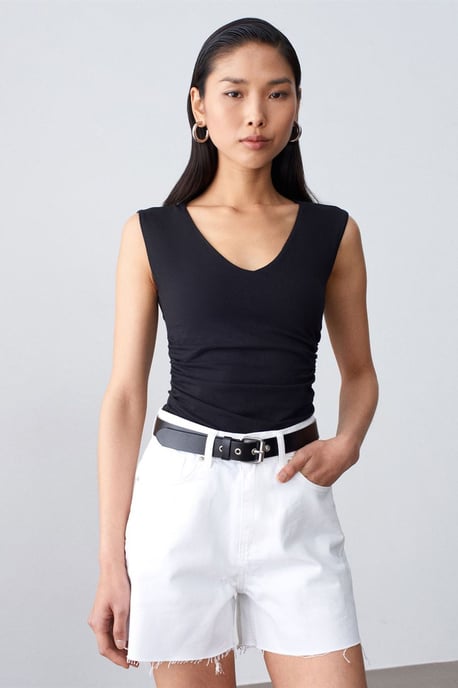 Sleeveless V-Neck Slim Fit Blouse - Image 3