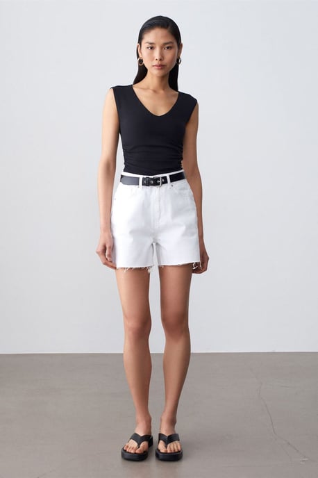 Sleeveless V-Neck Slim Fit Blouse - Image 4