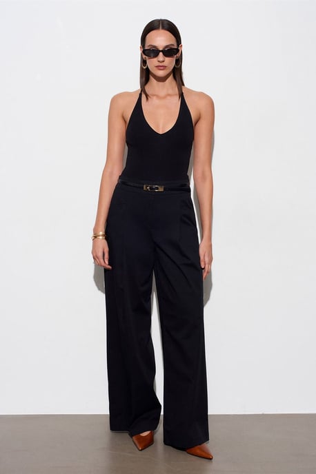 Slim Fit Cut-Out Halter Bodysuit - Image 4