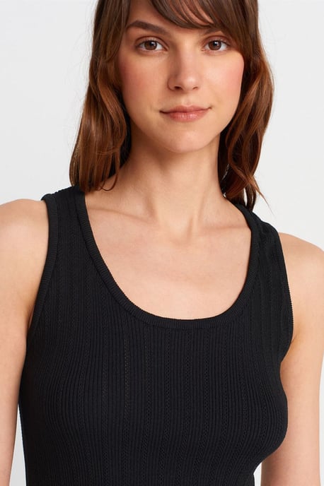 Ribbed Sleeveless Slim-fit Blouse - Image 3