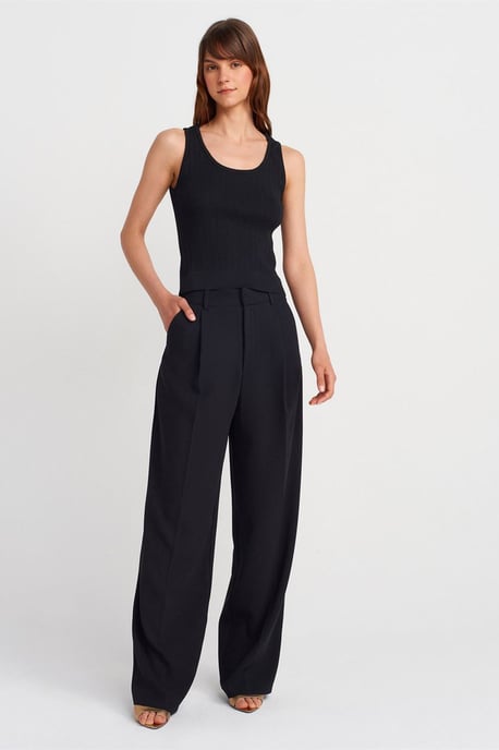Ribbed Sleeveless Slim-fit Blouse - Image 4