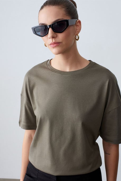 Dam T-shirt med rund hals i bomull - Image 4