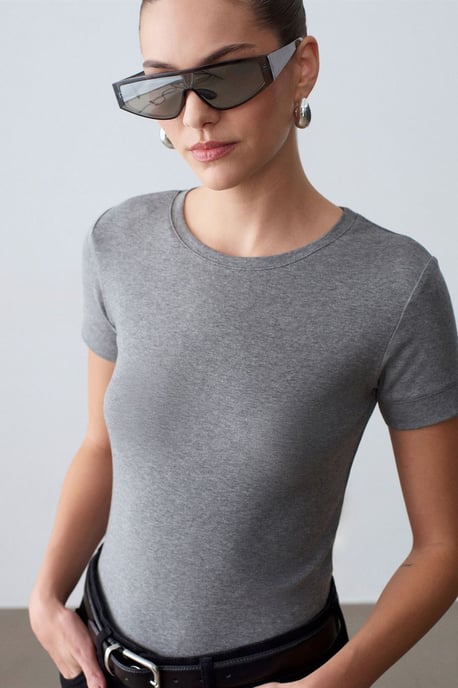 Dames Slim Fit Crew Neck T-Shirt - Image 2