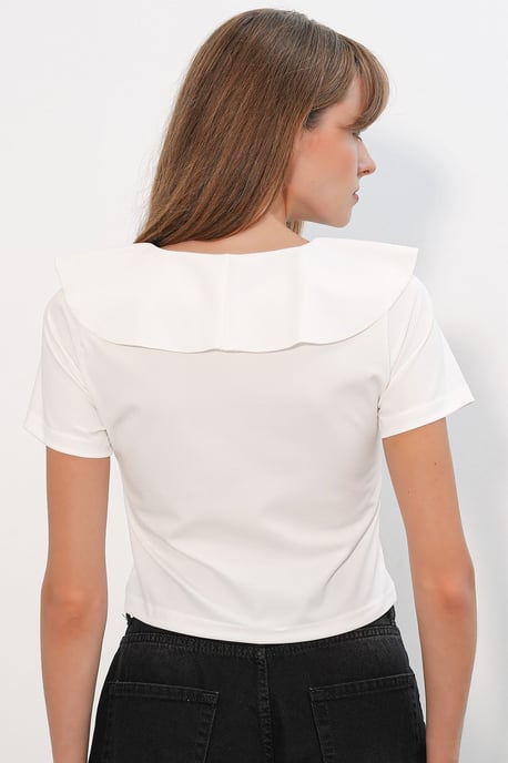 Fleurige Knoop-Voorkant Crop Top - Image 5