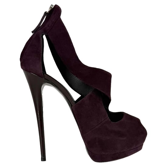 Giuseppe Zanotti platformpumps met gekruiste bandjes in bordeauxrood suède. - Image 1