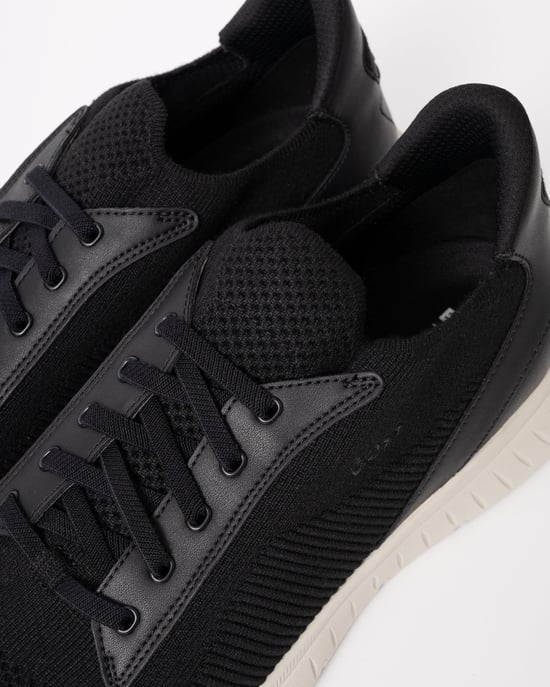 Titanis_Slon_knwal Trainers in Black - Image 4