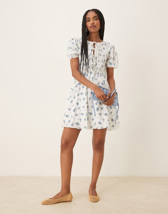 Glamorous bow detail puff sleeve dress in blue floral - Image 2