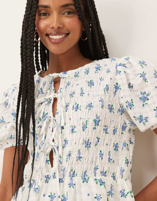 Glamorous bow detail puff sleeve dress in blue floral - Image 4