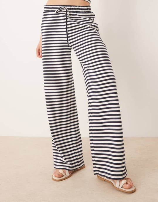 ASOS DESIGN low rise wide leg trouser co-ord in navy and white stripe - Image 4