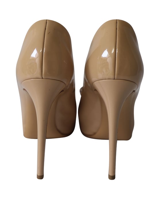 Salvatore Ferragamo Vara Bow Plateau Pumps in Nude Patelleer - Image 4