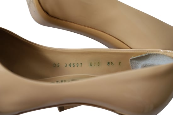 Salvatore Ferragamo Vara Bow Plateau Pumps in Nude Patelleer - Image 6