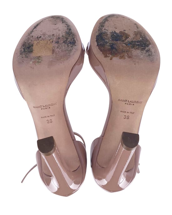 Yves Saint Laurent Enkellaarsjes met Enkelbandje in Beige Patent - Image 5