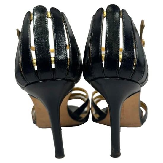 Manolo Blahnik Tvåfärgade Ankelband Sandaler i Svart Läder - Image 4