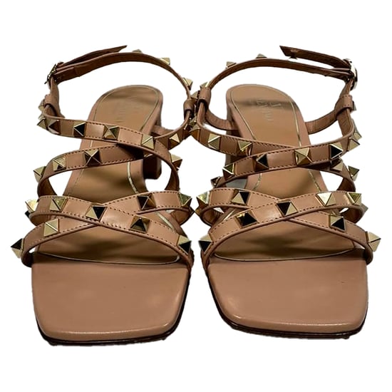 Valentino Rockstud Ankelrem Blockklack Sandaler i Beige Skinn - Image 2
